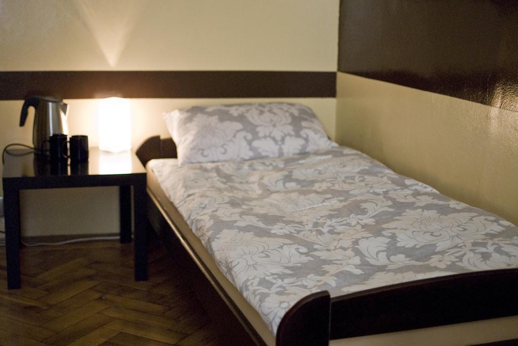 Smocza Jama Hostel Krasków Rom bilde
