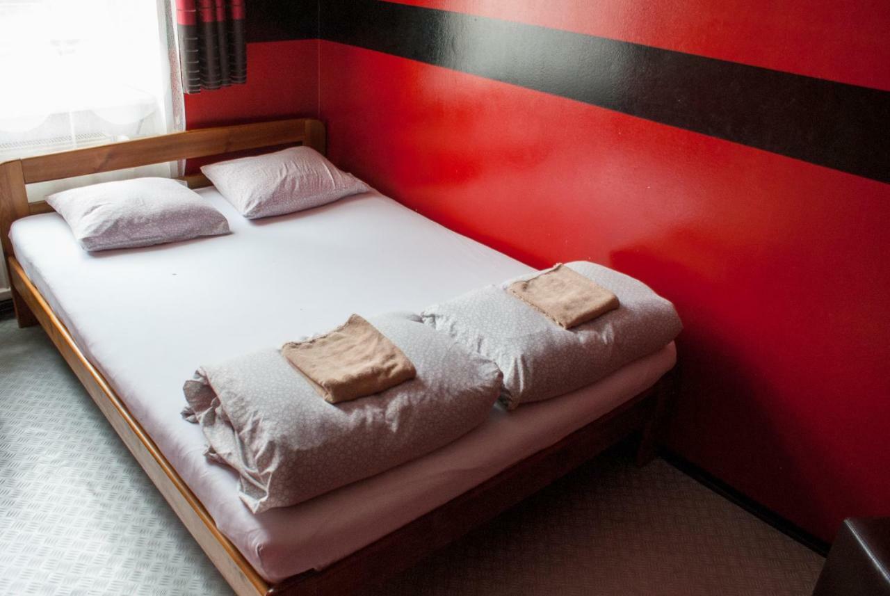 Smocza Jama Hostel Krasków Eksteriør bilde