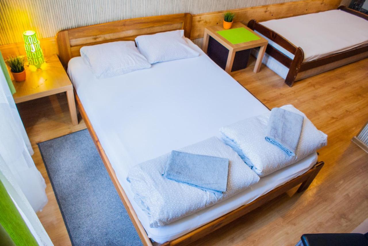 Smocza Jama Hostel Krasków Eksteriør bilde