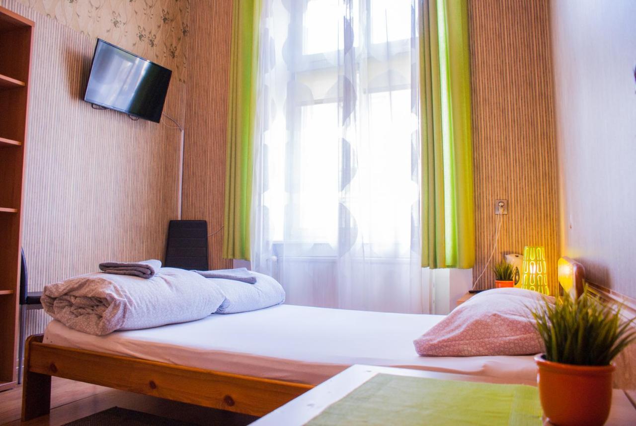 Smocza Jama Hostel Krasków Eksteriør bilde