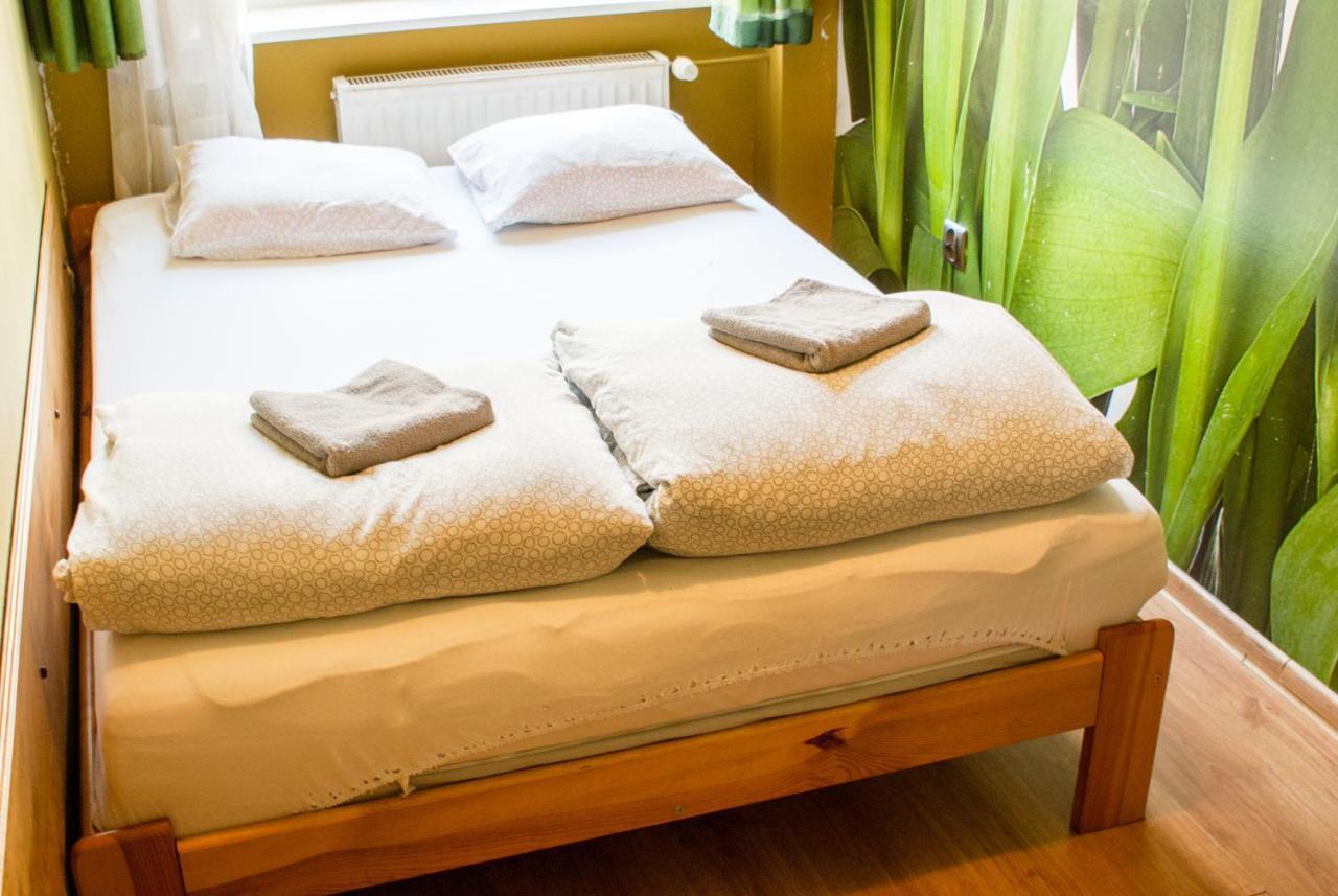 Smocza Jama Hostel Krasków Eksteriør bilde