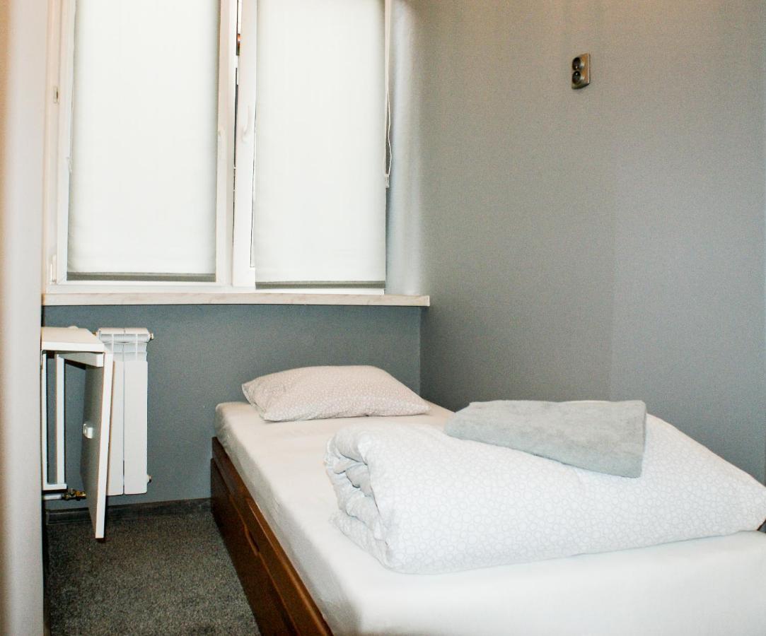 Smocza Jama Hostel Krasków Eksteriør bilde
